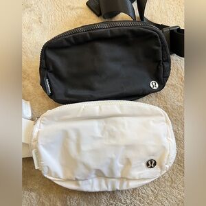 LULULEMON ATHLETICA BELT BAG IN BLACK AND WHITE